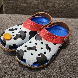 CROCS Men’s Toy Story Woody with Red Strap and Blue Footbed